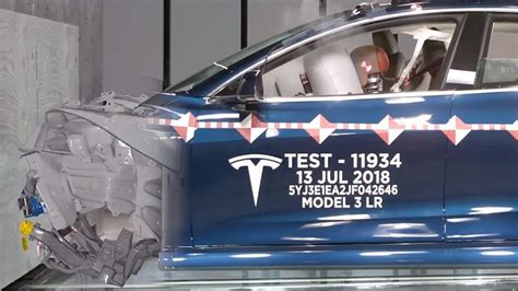 T­e­s­l­a­’­n­ı­n­ ­Ç­a­r­p­ı­ş­m­a­ ­T­e­s­t­i­ ­L­a­b­o­r­a­t­u­v­a­r­ı­n­d­a­n­ ­G­ö­r­ü­n­t­ü­l­e­r­ ­P­a­y­l­a­ş­ı­l­d­ı­ ­(­V­i­d­e­o­)­